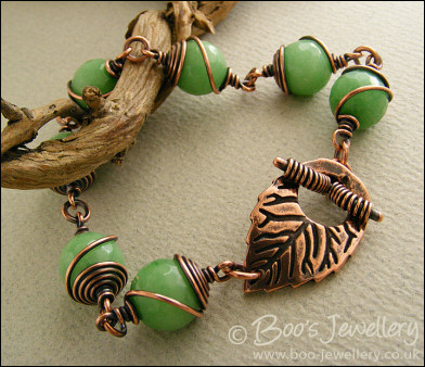 Soft green jade and copper leaf toggle bracelet