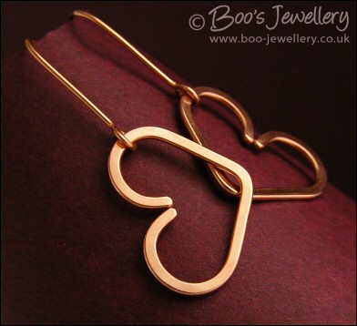 Hammered heart earrings in copper