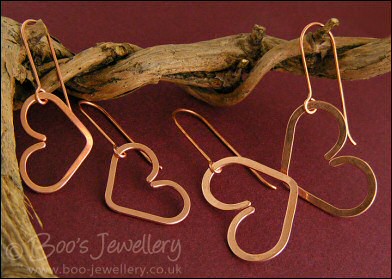 Hammered heart earrings in copper