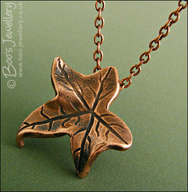 Solid copper ivy leaf pendant on cable chain