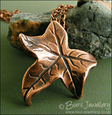 Solid copper ivy leaf pendant on cable chain