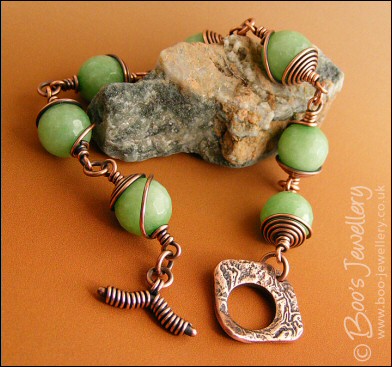 Soft green jade and copper bracelet with square toggle