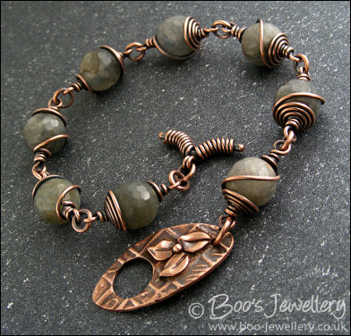Antiqued copper and labradorite toggle bracelet