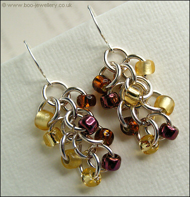Shaggy Loops beaded necklace and earrings in amber tones