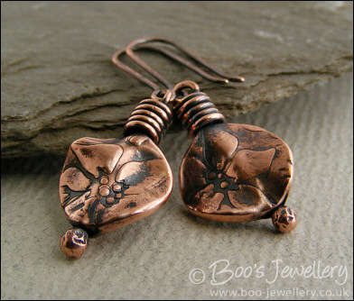 Antiqued copper flower textured button bead earrings