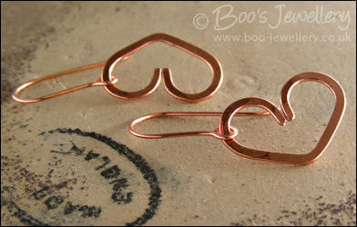 Hammered heart earrings in copper