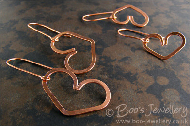 Hammered heart earrings in copper
