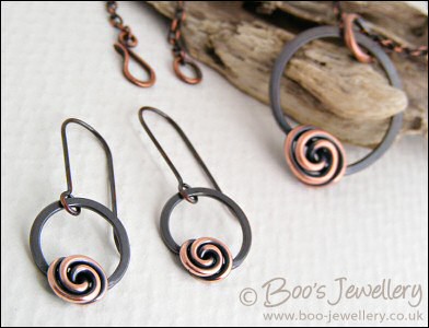 Rosebud knot and circle antiqued copper pendant - made to order