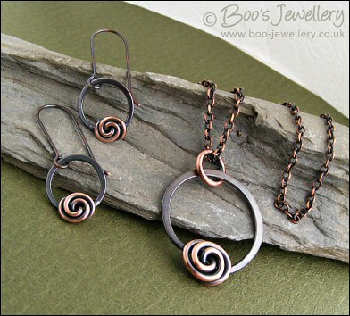 Rosebud knot and circle antiqued copper pendant - made to order