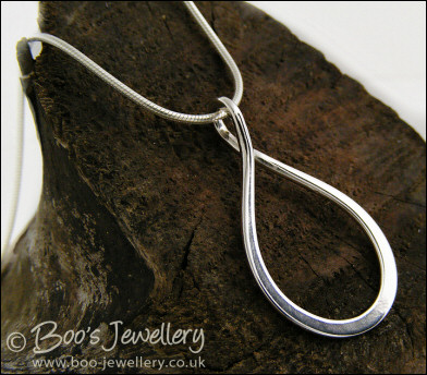 Polished Sterling silver teardrop pendant and chain