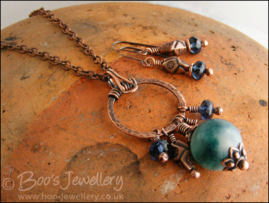 Jade and hammered circle necklace set