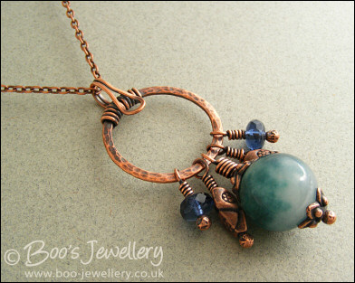 Jade and hammered circle necklace set