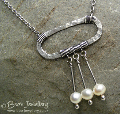 Hammered silver and pearl necklace set
